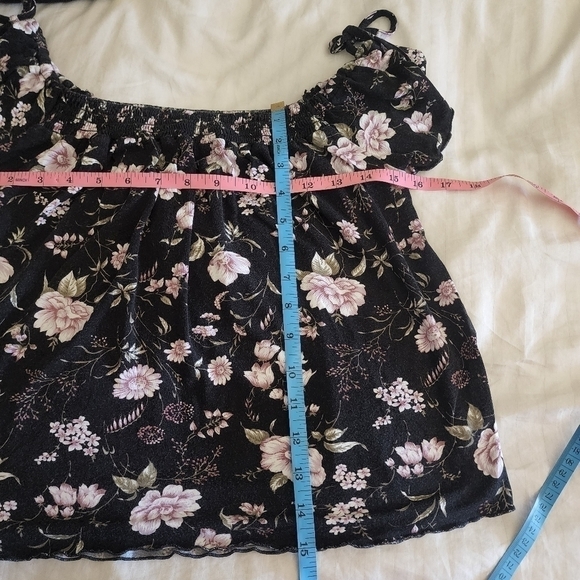 American Eagle Soft & Sexy tie strap floral print flowy top size medium - Picture 5 of 5